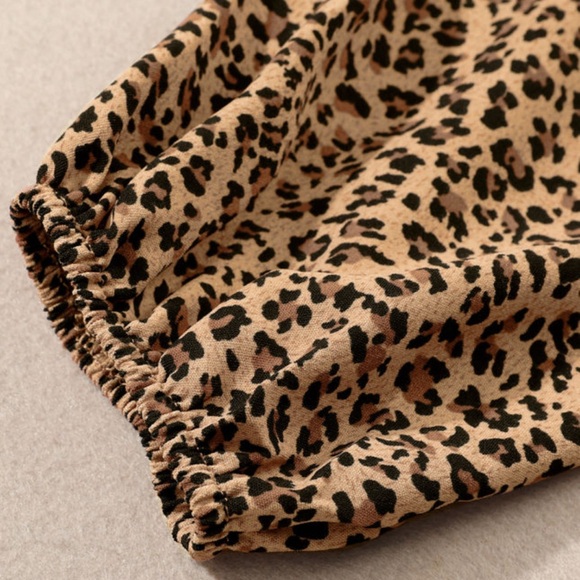 Leopard Print Long Sleeve Women's Top - Picture 5 of 5